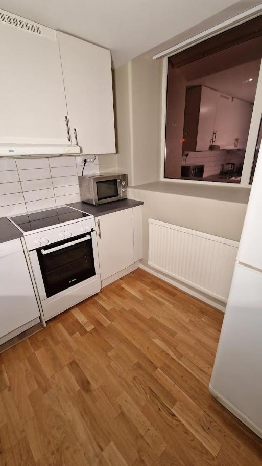 Mysigt Stadsoas: En Modern Laegenhet Med 2 Sovrum Göteborg
