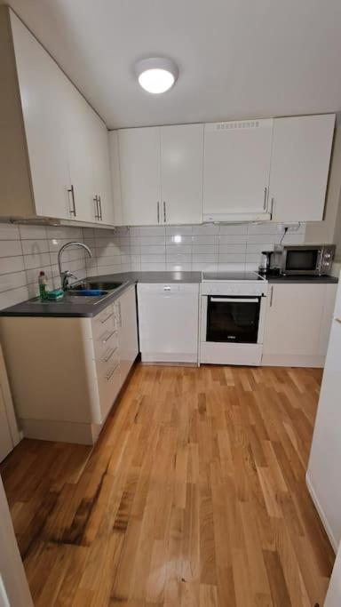Mysigt Stadsoas: En Modern Laegenhet Med 2 Sovrum * Göteborg