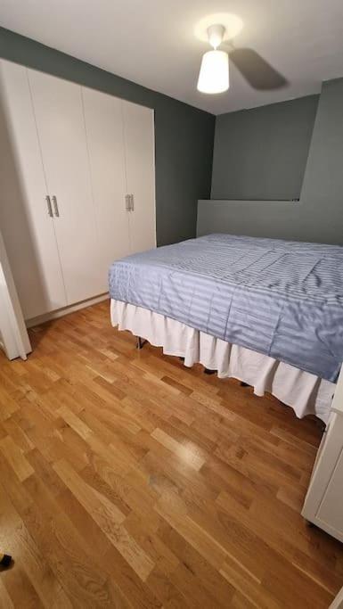 Mysigt Stadsoas: En Modern Laegenhet Med 2 Sovrum Göteborg